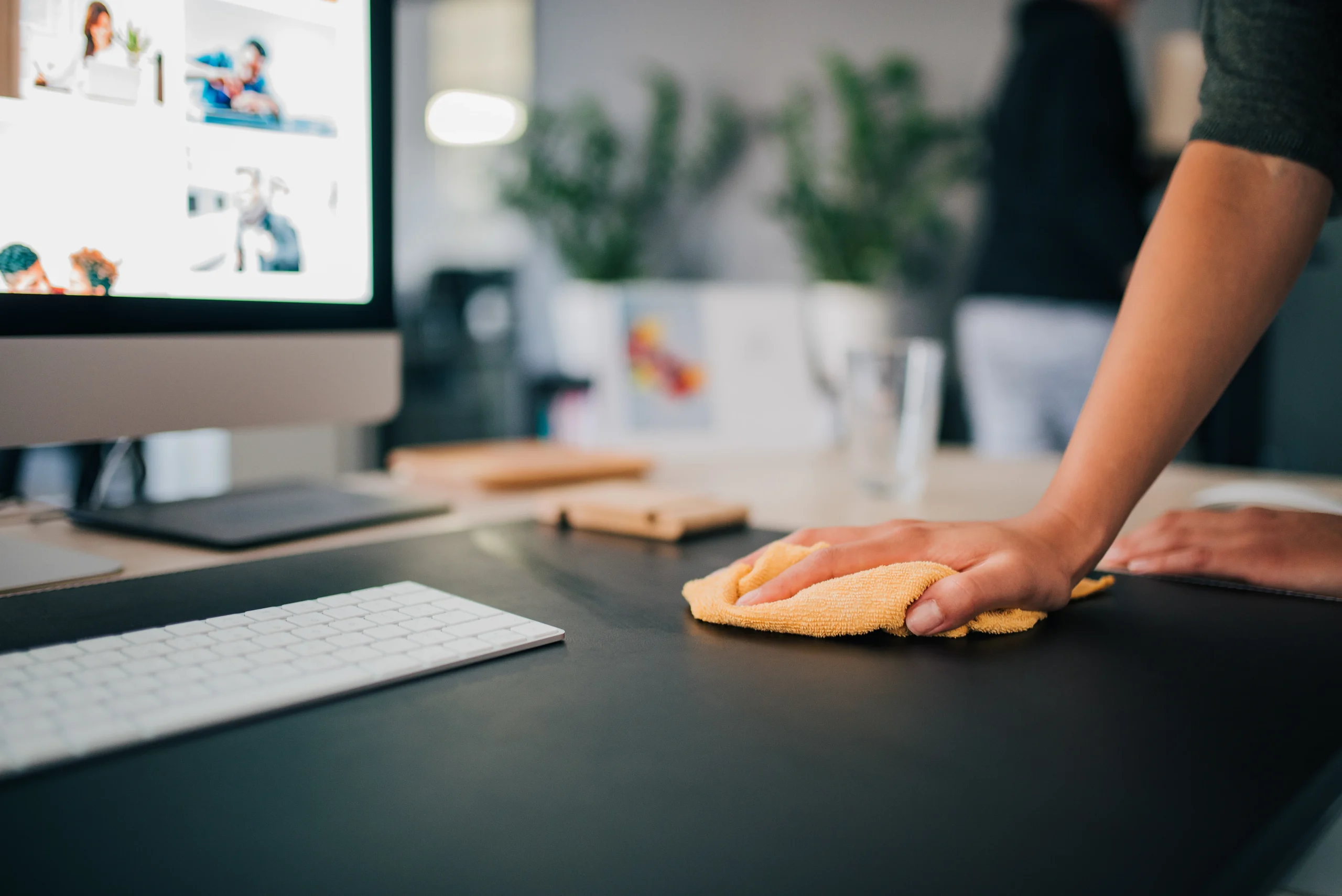 office desk cleaning